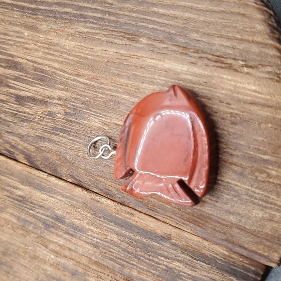 Jasper stone carved‎ fish native pendant - Picture 2 of 3